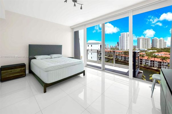 Bedroom, Interior, Water