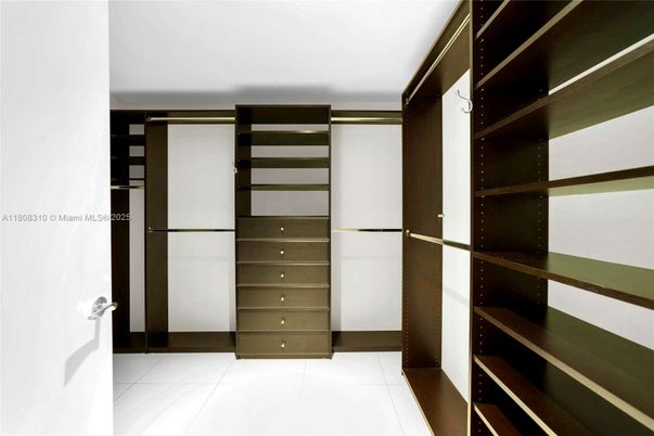 Interior, Walk-in Closets