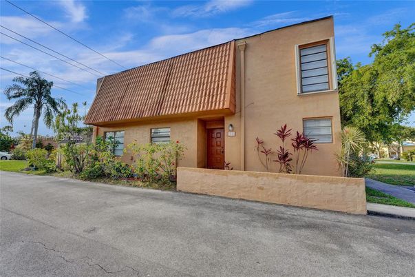 Exterior, Facade, None
