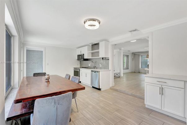 Dining room, Interior, Kitchen, Recessed Lighting, Wood Texture Flooring