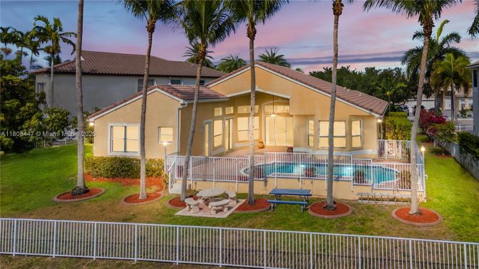 Backyard, Exterior, Pool
