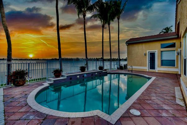 Exterior, Pool, Water