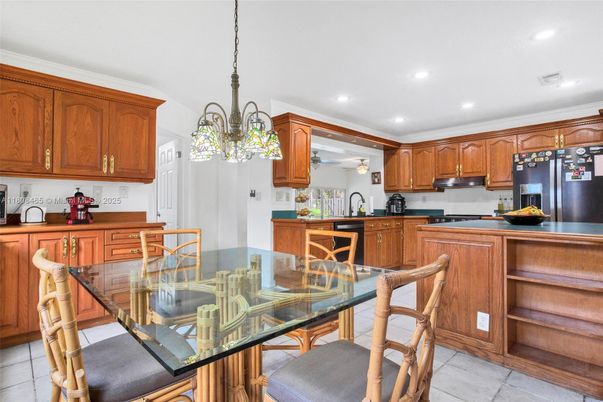 Chandelier, Dining room, Interior, Kitchen, Recessed Lighting