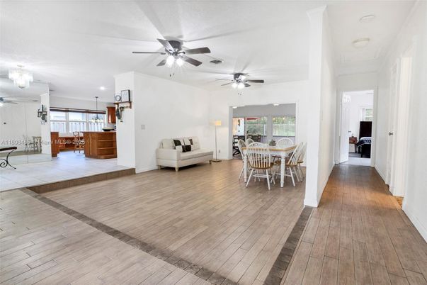 Chandelier, Dining room, Interior, Pendant Lights, Recessed Lighting, Wood Texture Flooring