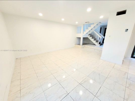 Empty room, Interior, Marble, Recessed Lighting