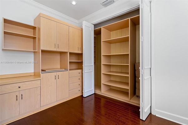 Interior, Recessed Lighting, Walk-in Closets, Wood Texture Flooring