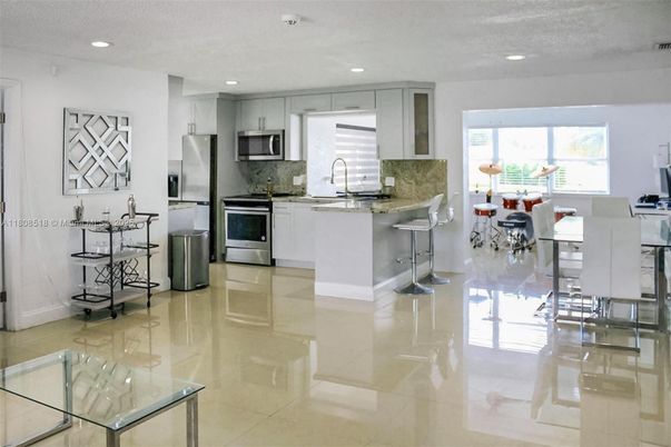 Dining room, Interior, Kitchen, Recessed Lighting, Stainless Steel Appliances