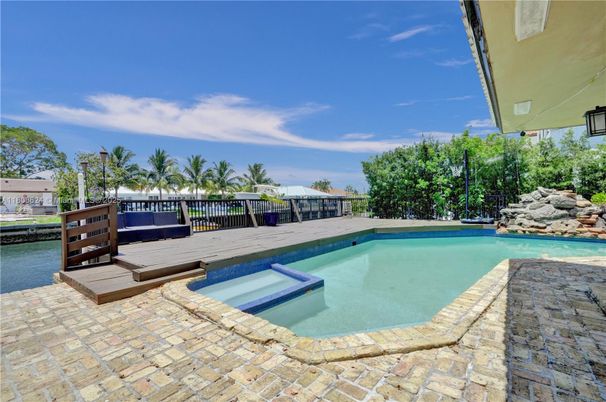 Exterior, Pool, Water