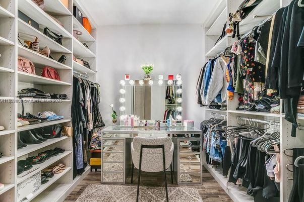 Interior, Walk-in Closets, Wood Texture Flooring