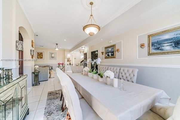Dining room, Interior, Living room, Pendant Lights, Recessed Lighting