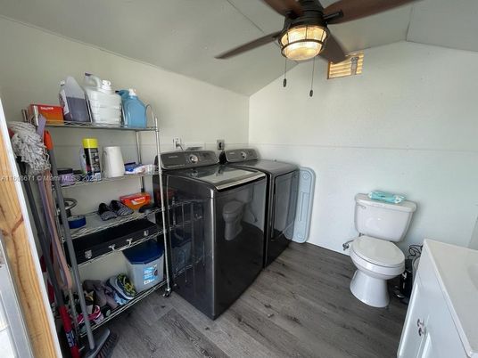 Interior, Washer, Wood Texture Flooring