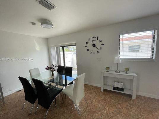 Dining room, Interior