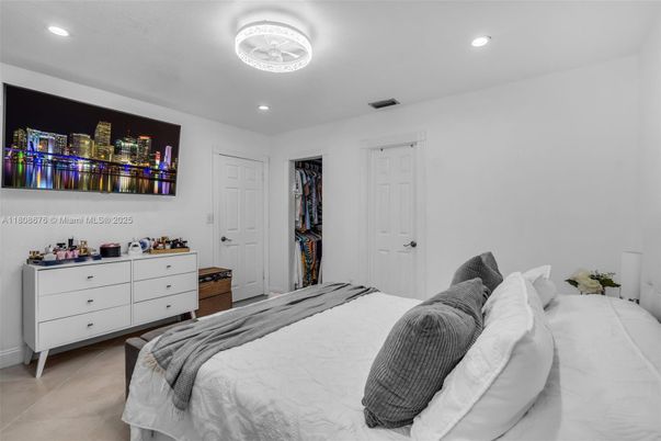Bedroom, Interior, Recessed Lighting