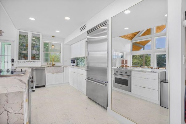 Interior, Kitchen, Pendant Lights, Recessed Lighting, Stainless Steel Appliances