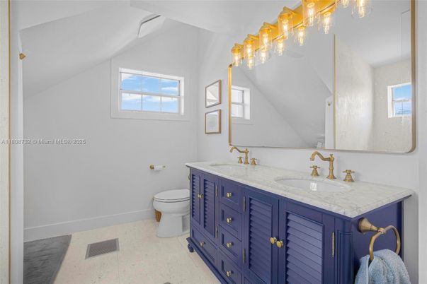 Bathroom, Dual Sink Vanities, Interior