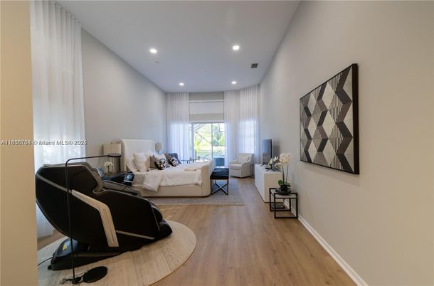 Interior, Living room, Recessed Lighting, Wood Texture Flooring