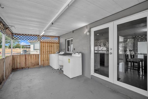 Exterior, Washer