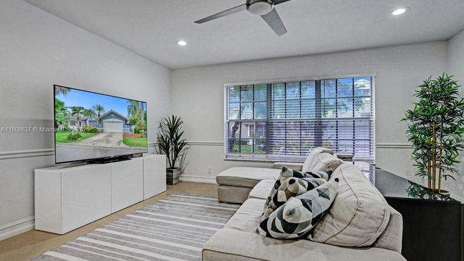 Interior, Living room, Recessed Lighting, Wood Texture Flooring