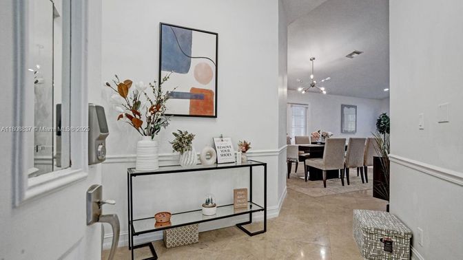 Dining room, Interior, Pendant Lights, Recessed Lighting