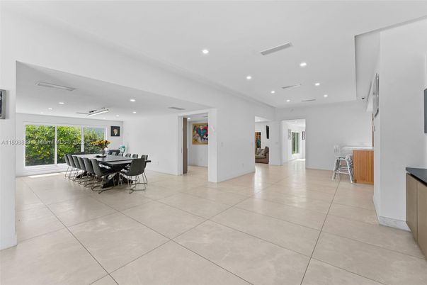 Dining room, Interior, Recessed Lighting