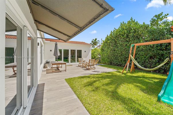 Backyard, Exterior, Playground