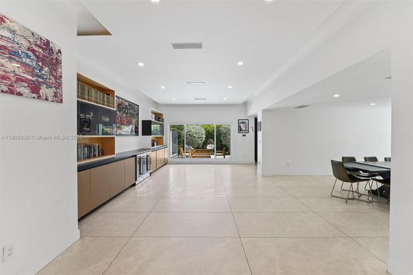 Dining room, Interior, Recessed Lighting