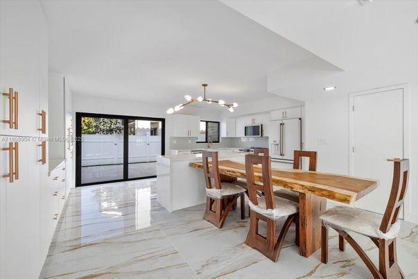 Dining room, Interior, Kitchen, Marble, Recessed Lighting, Stainless Steel Appliances