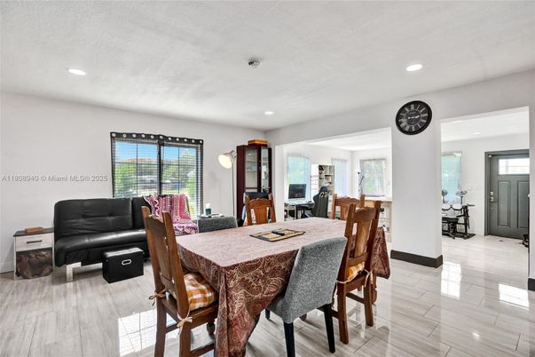 Dining room, Interior, Living room, Recessed Lighting