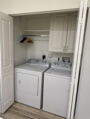 Interior, Utility Closets, Washer, Wood Texture Flooring