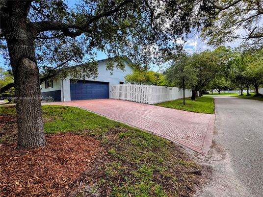 Backyard, Detached Garage, Exterior