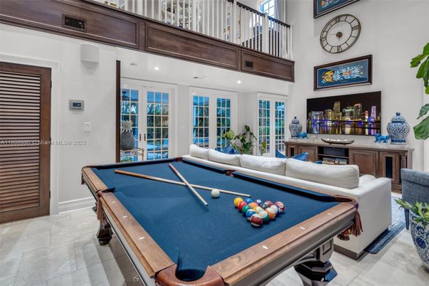 Billiard Table, Game Room, Interior