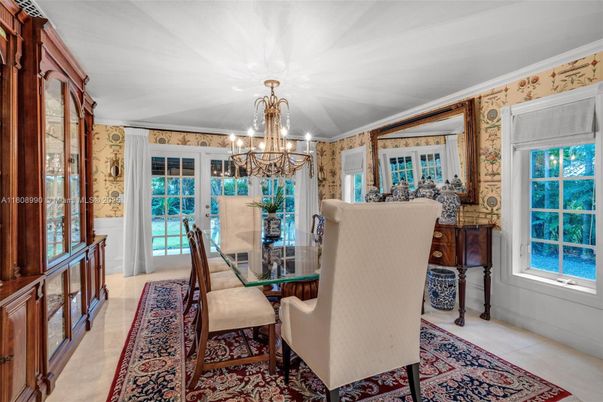 Chandelier, Dining room, Interior