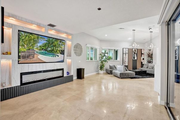 Interior, Living room, Pendant Lights, Recessed Lighting