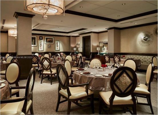 Dining room, Interior, Recessed Lighting
