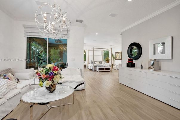 Chandelier, Dining room, Interior, Living room, Pendant Lights, Recessed Lighting, Wood Texture Flooring