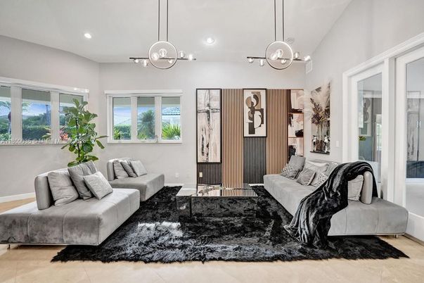 Interior, Living room, Pendant Lights, Recessed Lighting