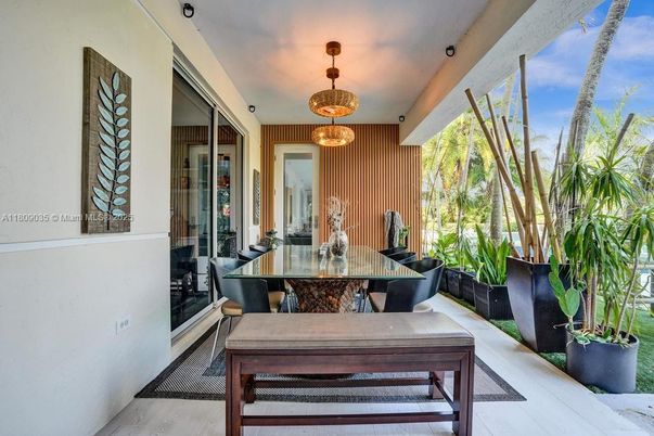 Dining room, Interior, Pendant Lights