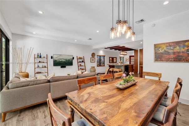 Dining room, Interior, Living room, Pendant Lights, Recessed Lighting, Wood Texture Flooring