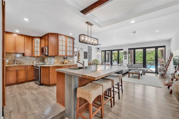 Chandelier, Interior, Kitchen, Living room, Pendant Lights, Recessed Lighting, Wood Texture Flooring