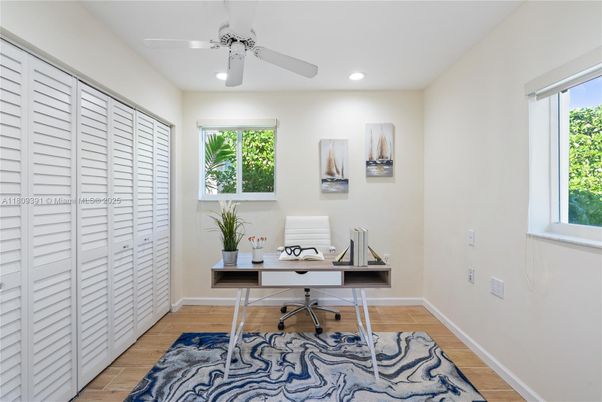 Home Office, Interior, Recessed Lighting, Wood Texture Flooring
