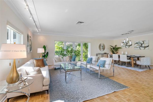Chandelier, Dining room, Interior, Living room, Recessed Lighting, Wood Texture Flooring