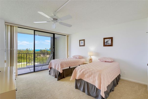 Bedroom, Interior, Water