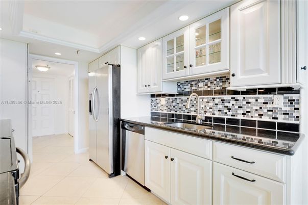 Interior, Kitchen, Recessed Lighting