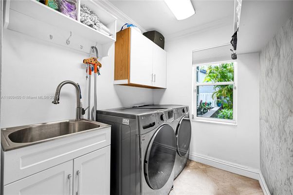 Interior, Washer