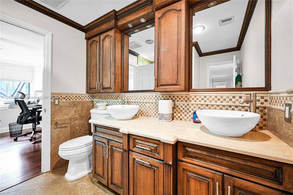Bathroom, Dual Sink Vanities, Interior, Wood Texture Flooring