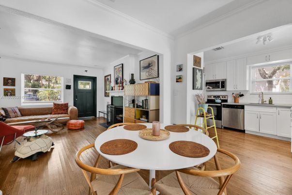 Dining room, Interior, Kitchen, Living room, Stainless Steel Appliances, Wood Texture Flooring