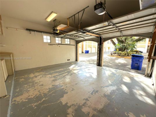 Garage, Interior