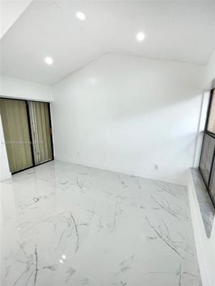 Empty room, Interior, Marble, Recessed Lighting