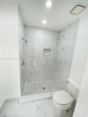 Bathroom, Interior, Marble, Marble Walls, Recessed Lighting