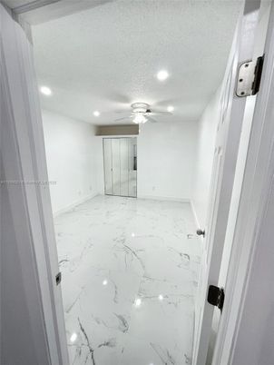 Empty room, Interior, Marble, Recessed Lighting
